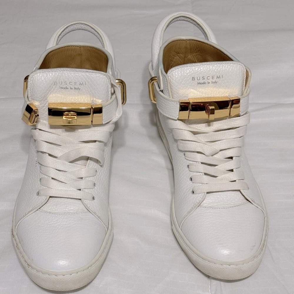 buscemy white shoes for woman like new